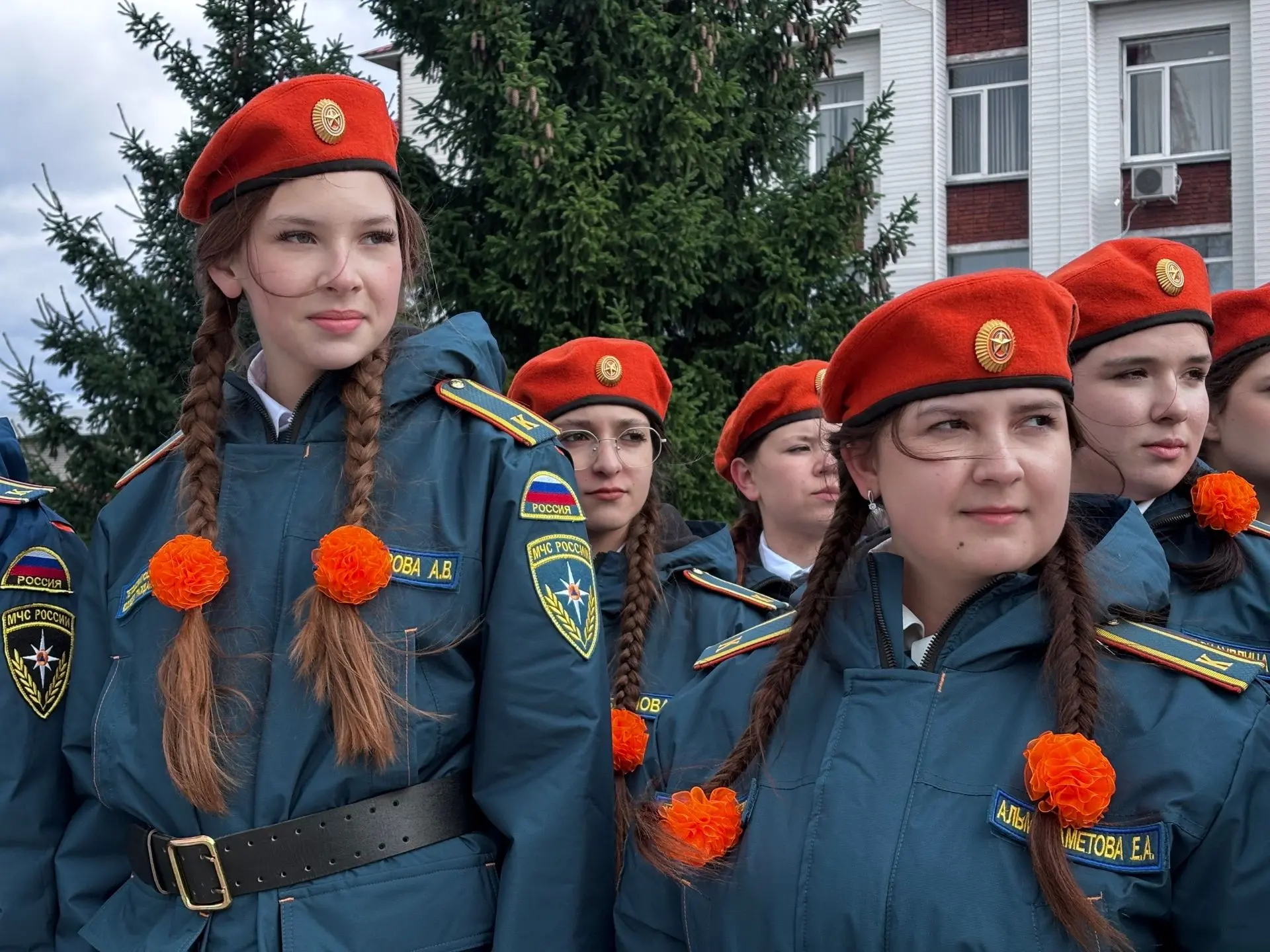 На площади перед РДК в Тетюшах прозвучали самые важные слова: курсанты первого курса ко...