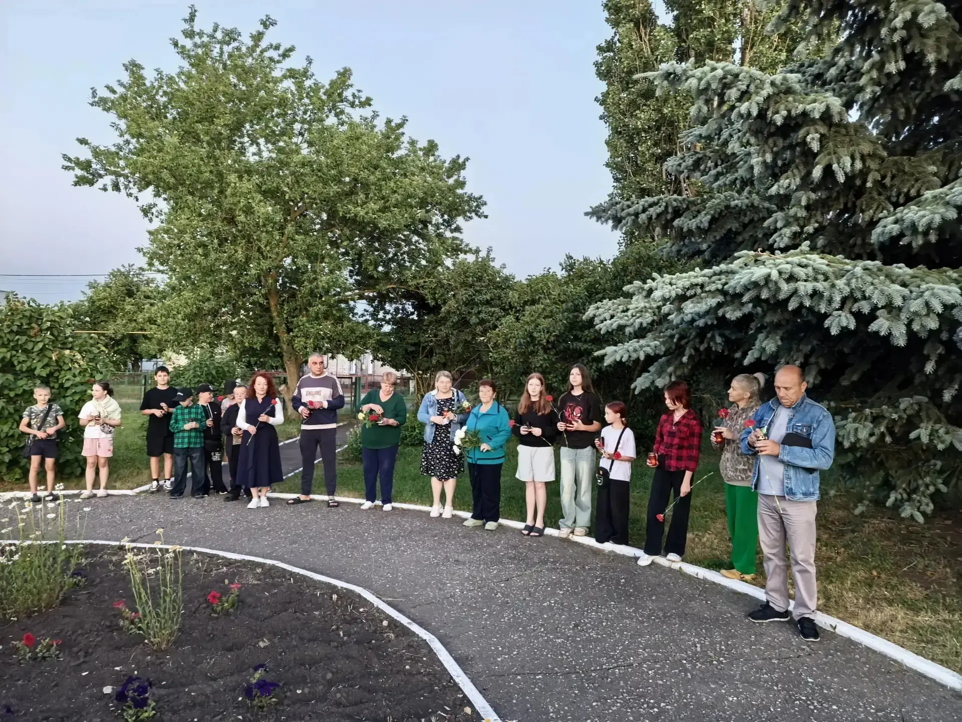 Сотрудник нашего детского сада Лебедева Е. П. приняла участие в акции "Свеча Памяти"🕯️