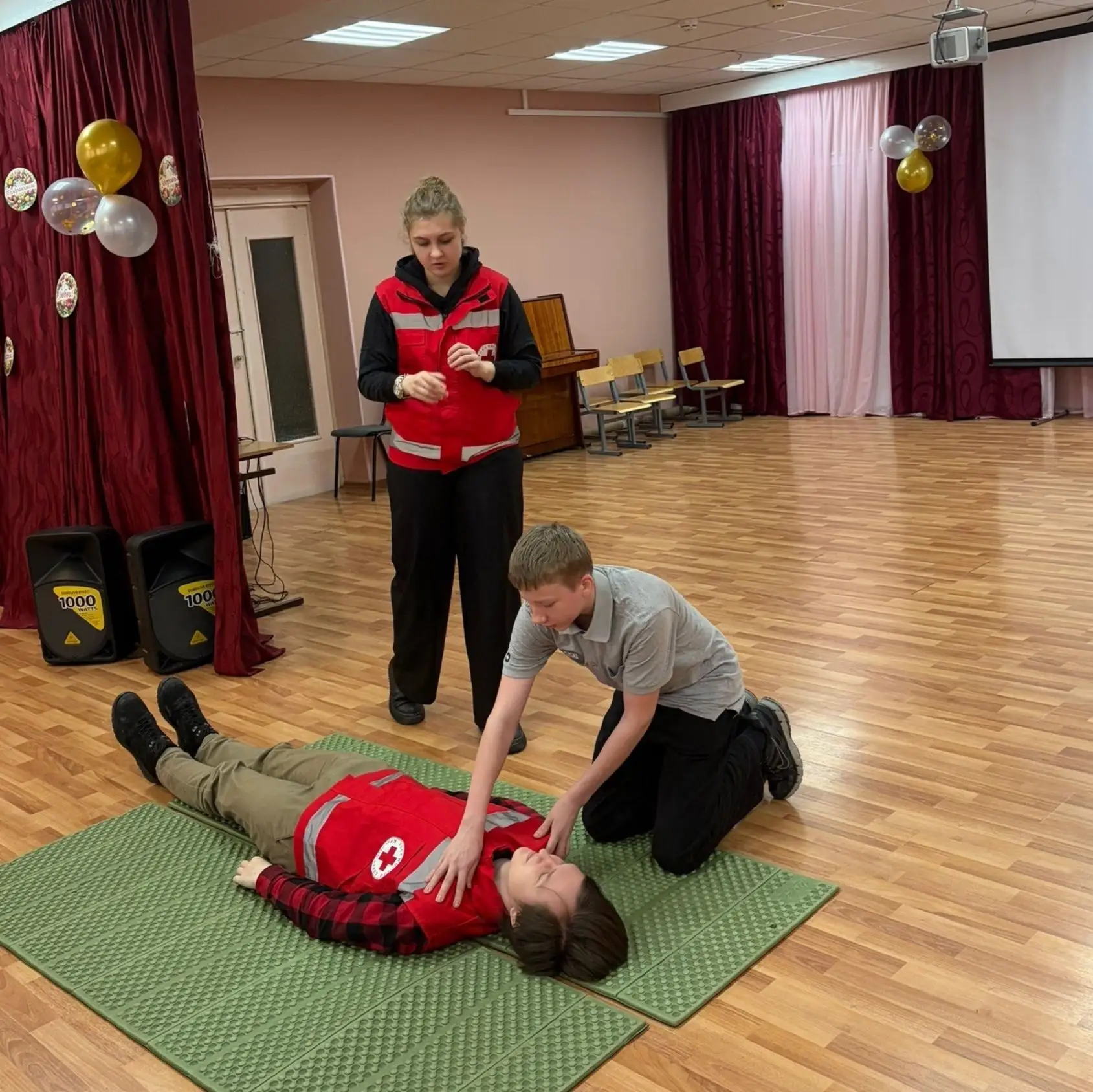🌟Знакомство с основами спасения жизней ⁣ 🏡🏥Воспитанники Смоленского детского дома "Гнёздышко" принял