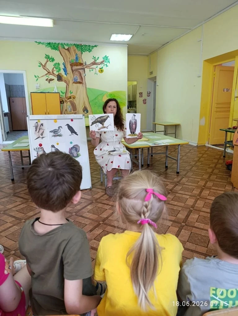 Сегодня в старшей группе прошёл настоящий День птиц! 🐦

Наши ребята отправились в увлекательное пут