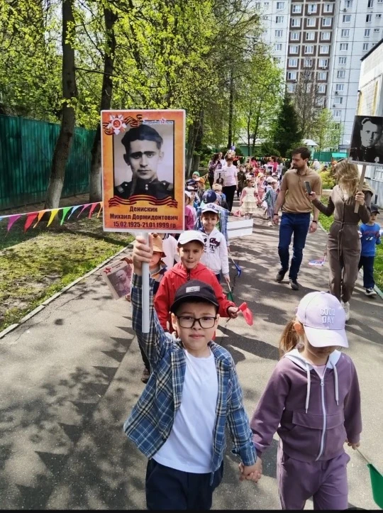 💡 Акция «Бессмертный полк» в детском саду «Сказка»   💫 В детском саду «Сказка» с особым трепетом и у