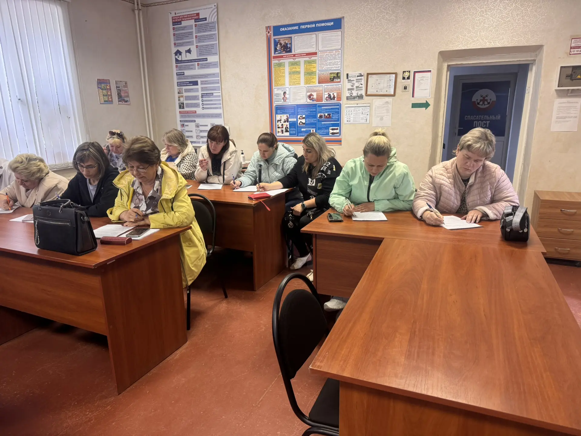 🚑 Наши педагоги — профессионалы в вопросах безопасности!

В нашем детском саду безопасность детей в