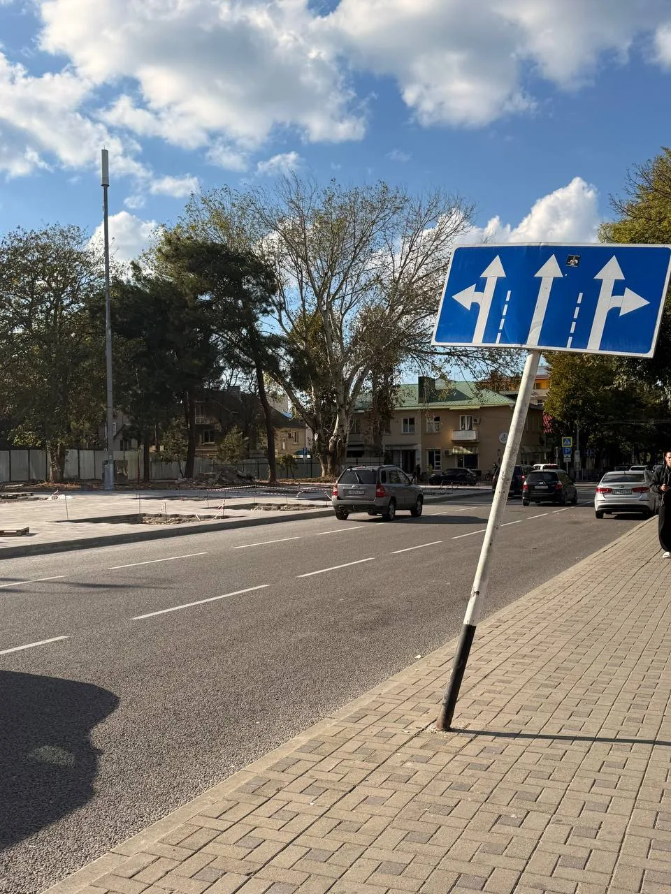На Ленина от Протапова до Кирова по правой стороне покосились знаки