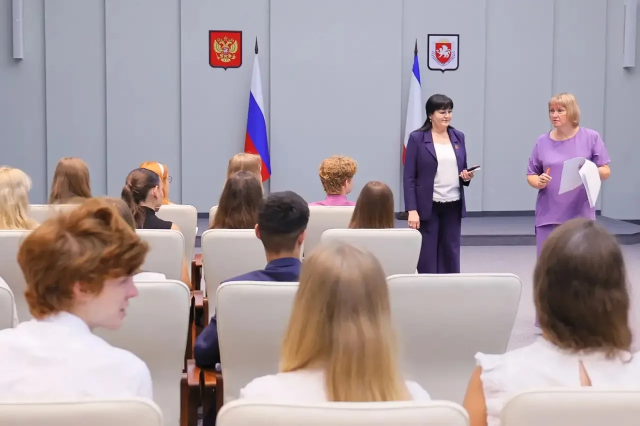 В Большом зале Совета Министров Республики Крым в торжественной обстановке состоялось н...