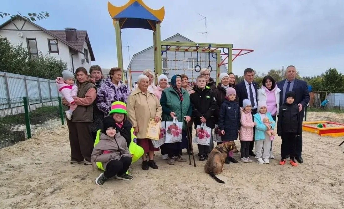 Новая детская площадка появилась в микрорайоне Никольское
