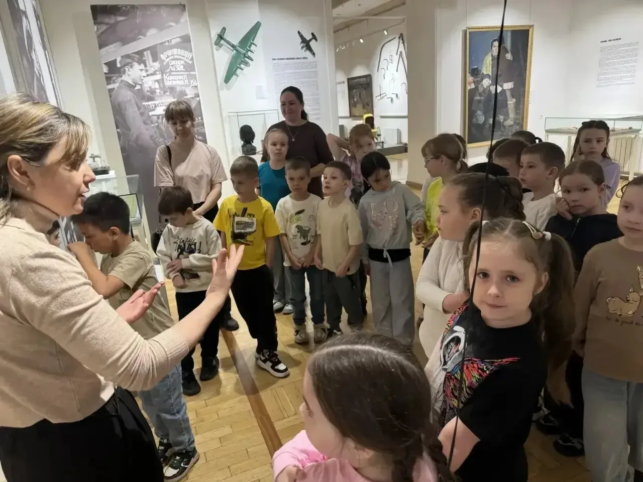 Ученики 1Б класса побывали в гостях в «Хазинэ» (филиал ГМИИ РТ)!🏛🎨