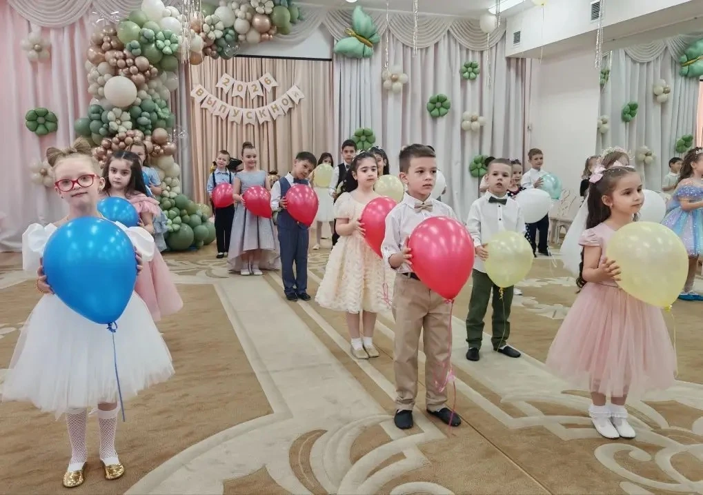 Пролетели беззаботные деньки в нашем уютном детском саду. 
Сегодня, в подготовительной группе №6 дош