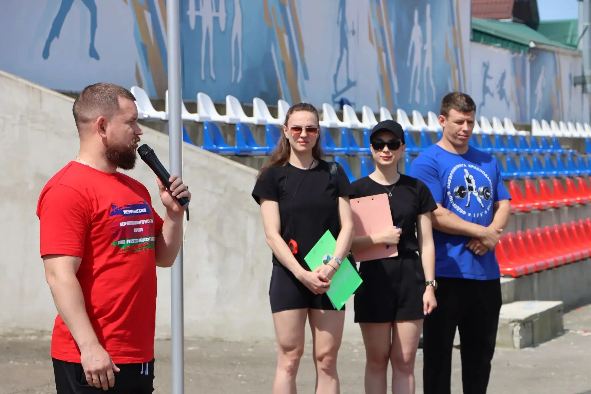 📍На стадионе ст. Калининской состоялось межведомственное профилактическое мероприятие.

➡️Цель - пр