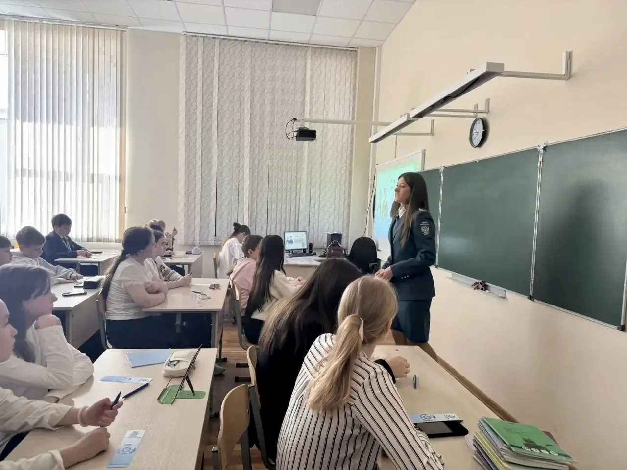 📣 Урок налоговой грамотности в 6 «А»: узнали, как налоги помогают стране развиваться!  16 апреля 202