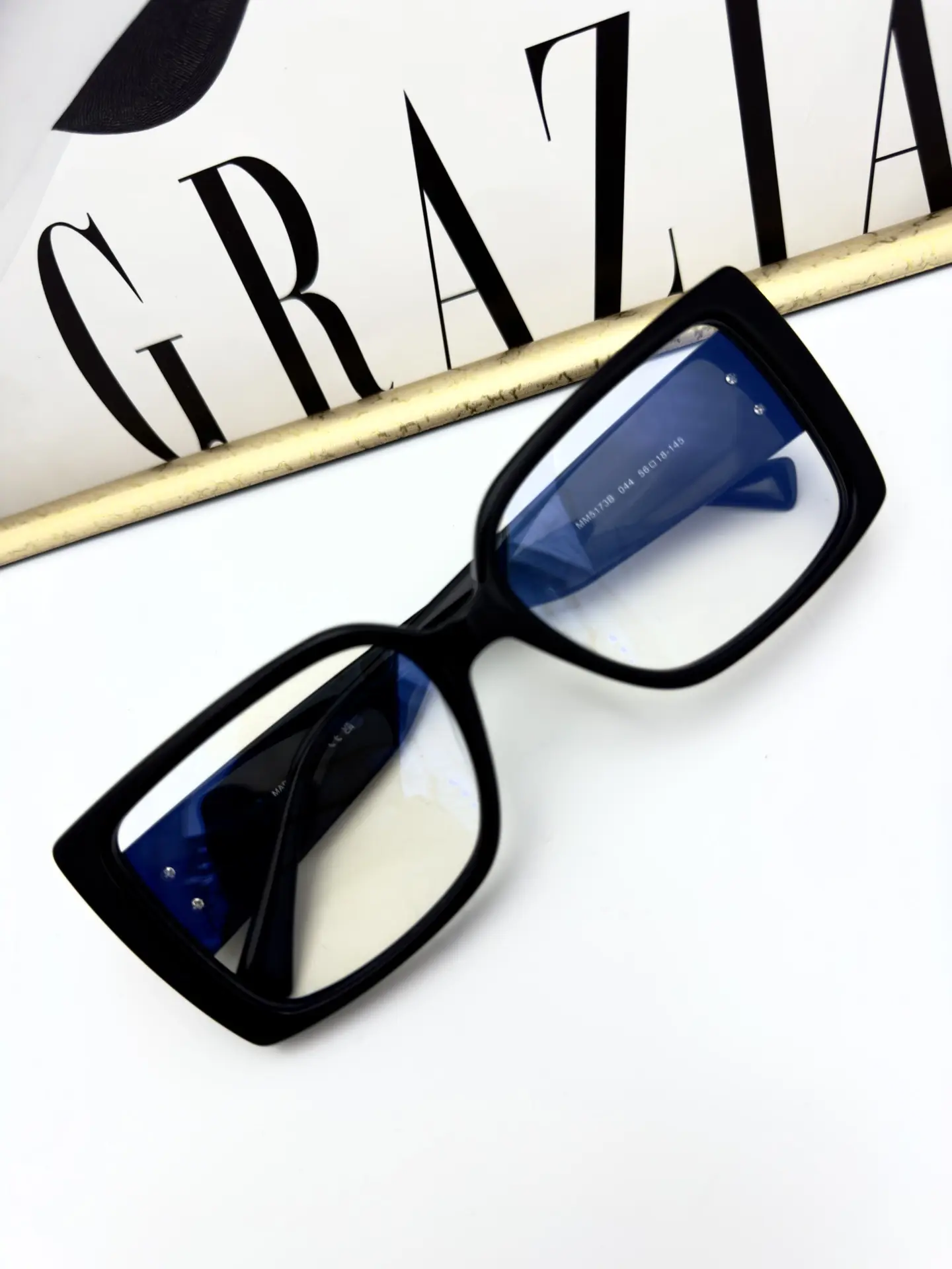 Шикарные MAX MARA
На среднее и крупное лицо👌
Серия ПРЕМИУМ
🏷️8500₽
————
Стоимость замены и тониров