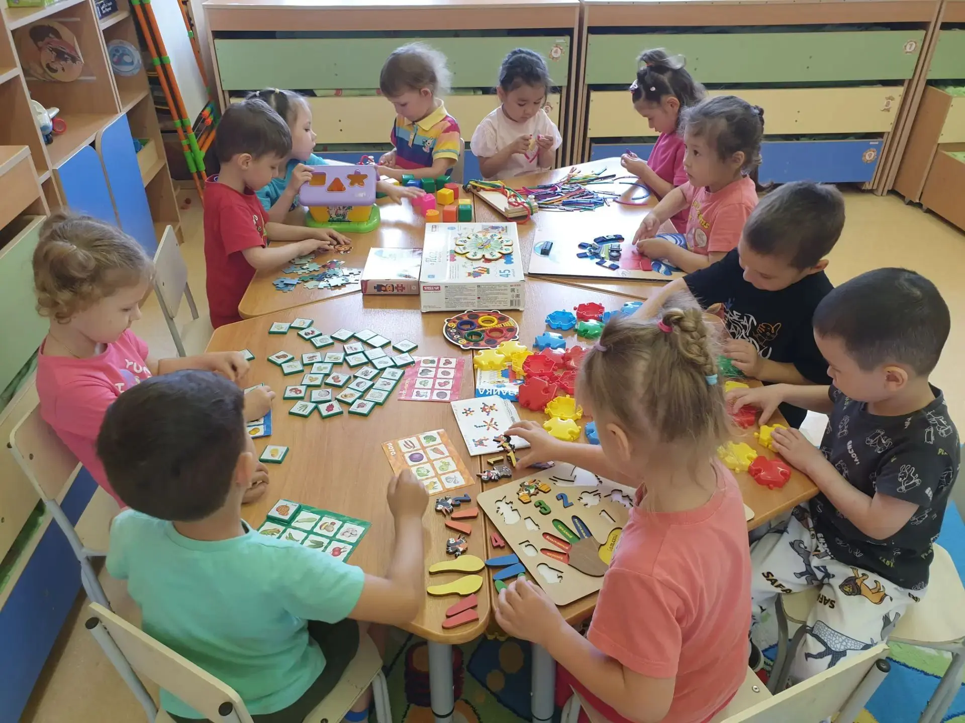 Время выбора и творчества: свободная игровая деятельность в «Мамонтёнке»! 🎲🧩