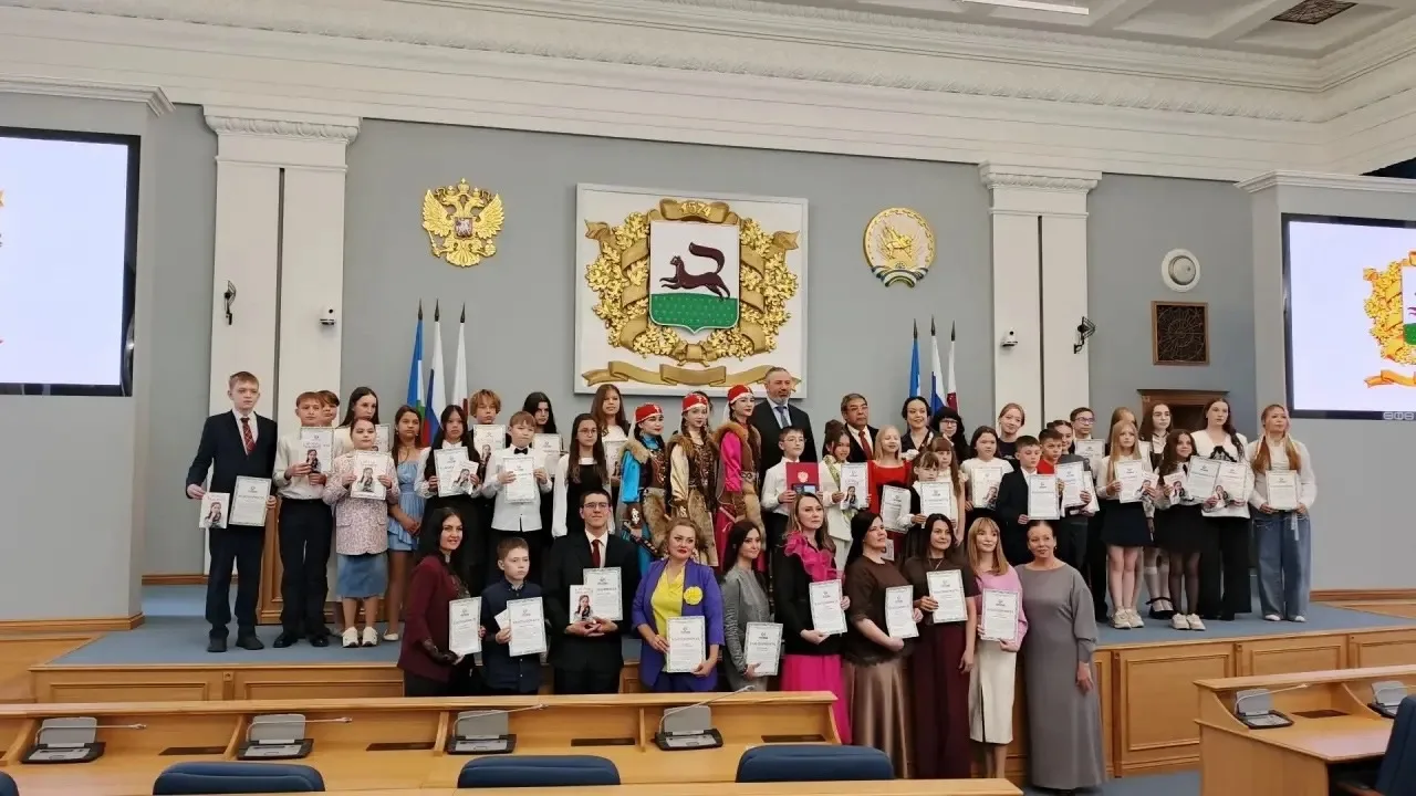 Хотим поделиться приятной новостью: наши обучающиеся вновь были отмечены. Это ученицы 5...