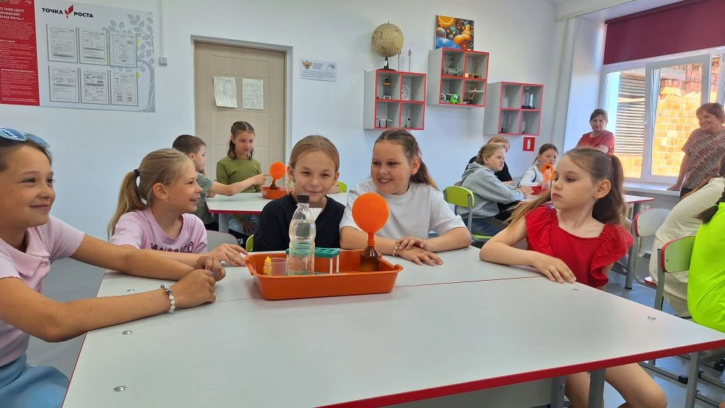 ✅️Умные каникулы👨‍🏫👩‍🏫 «Три стихии вещества» ⚗️🧪👨‍🔬👩‍🔬
✅️5 июня для ребят детского оздорови