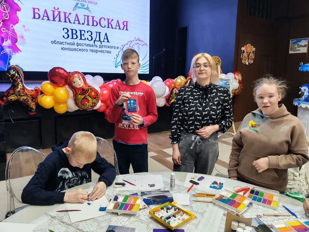 В Иркутске состоялось торжественное открытие выставки работ участников областного фести...