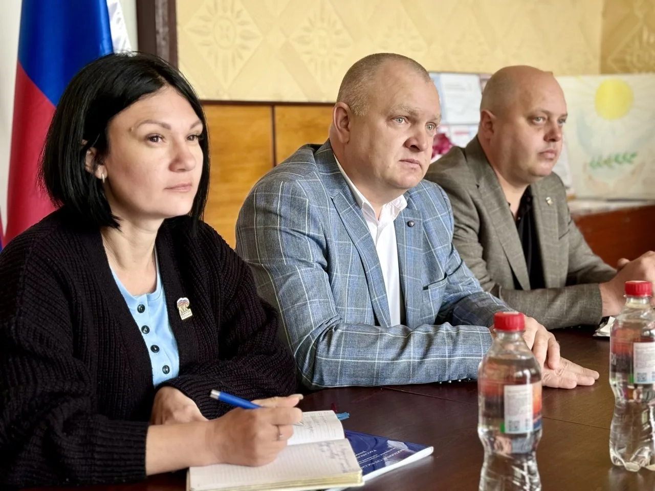📌 Выездной приём граждан  14 мая 2026 года в посёлке Возрождение состоялся выездной приём граждан.  