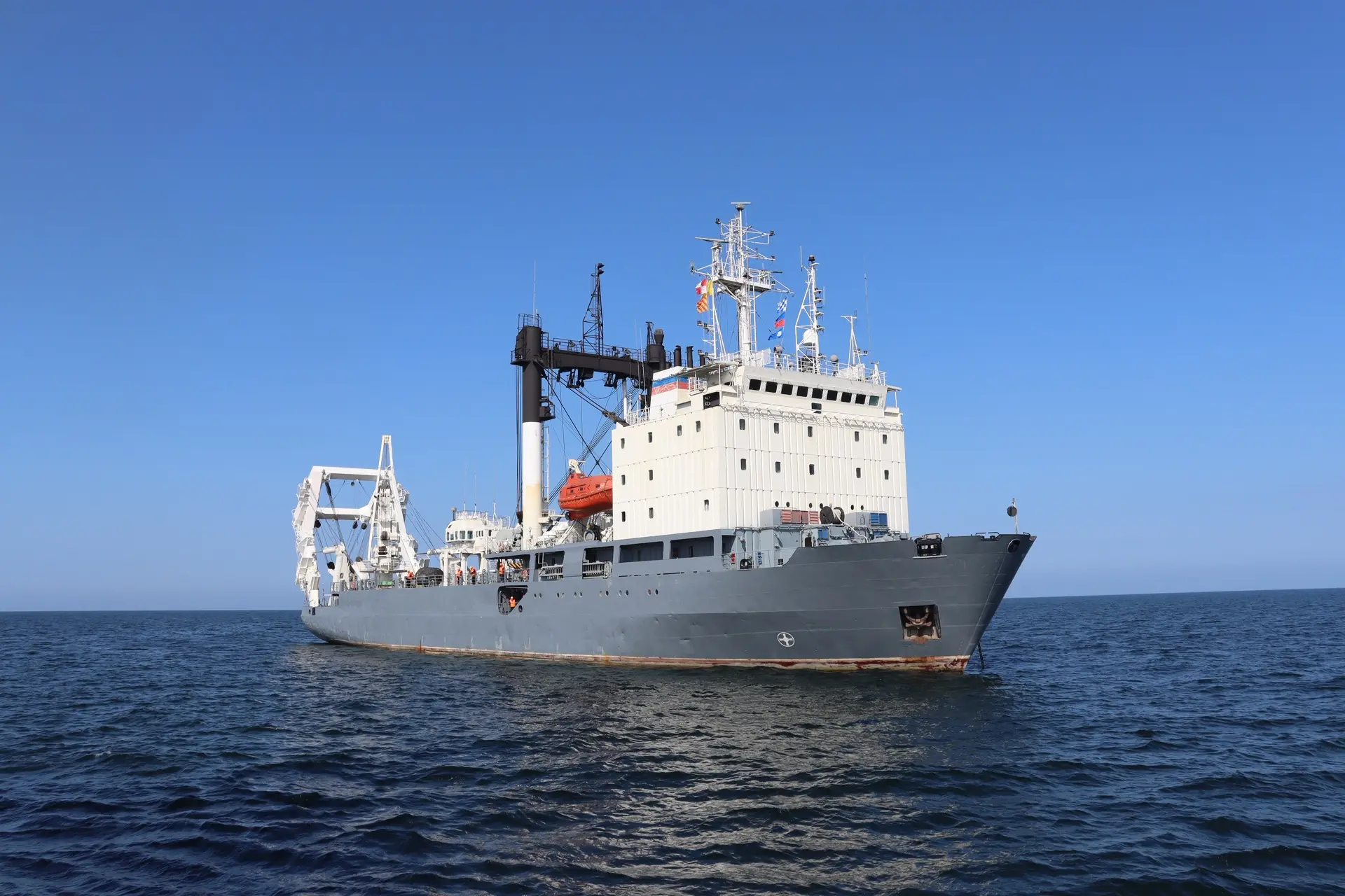 Корабли ОСК на службе: аварийно-спасательные учения в Балтийском море