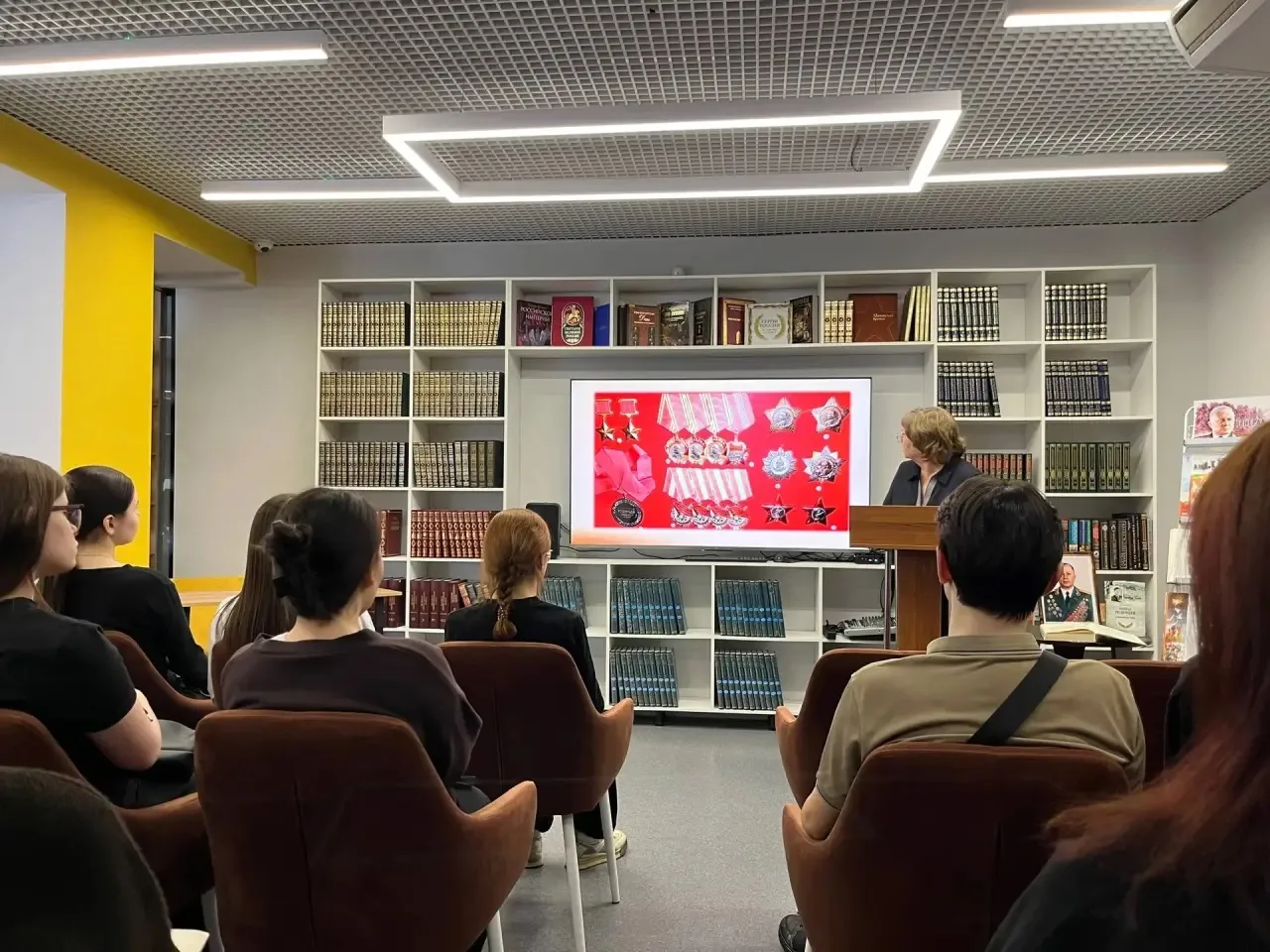 📚 Нескучная история  На прошлой неделе группа 11 БД вместе с преподавателем Ольгой Нестеровой посети