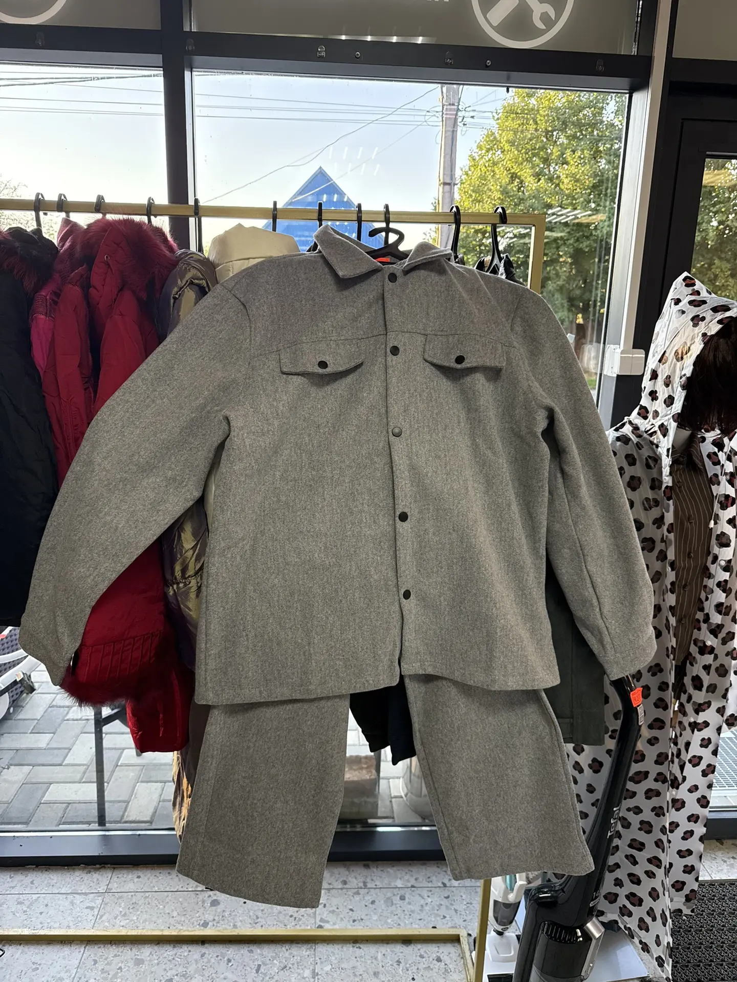 Костюм мужской - 1350₽