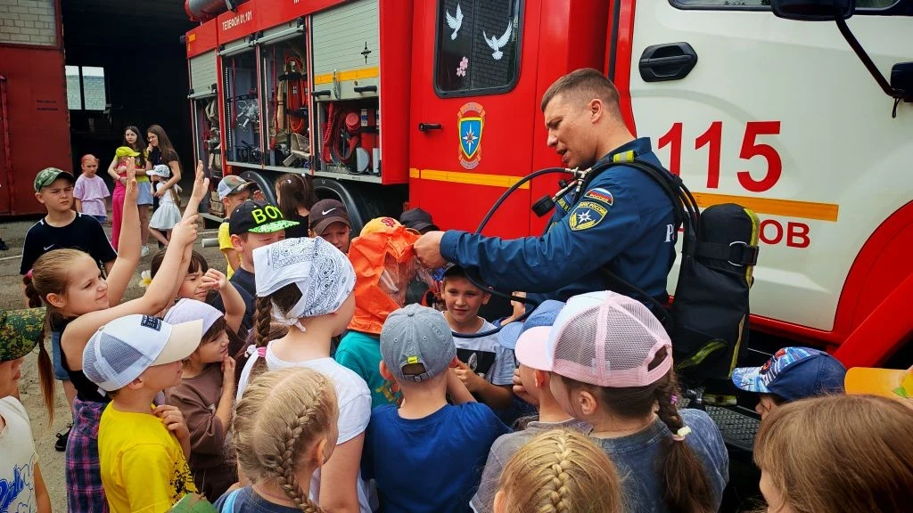 🔥9 июня в лагере "Улыбка" прошел важный и познавательный день.

🚒К нам в гости пришел сотрудник по