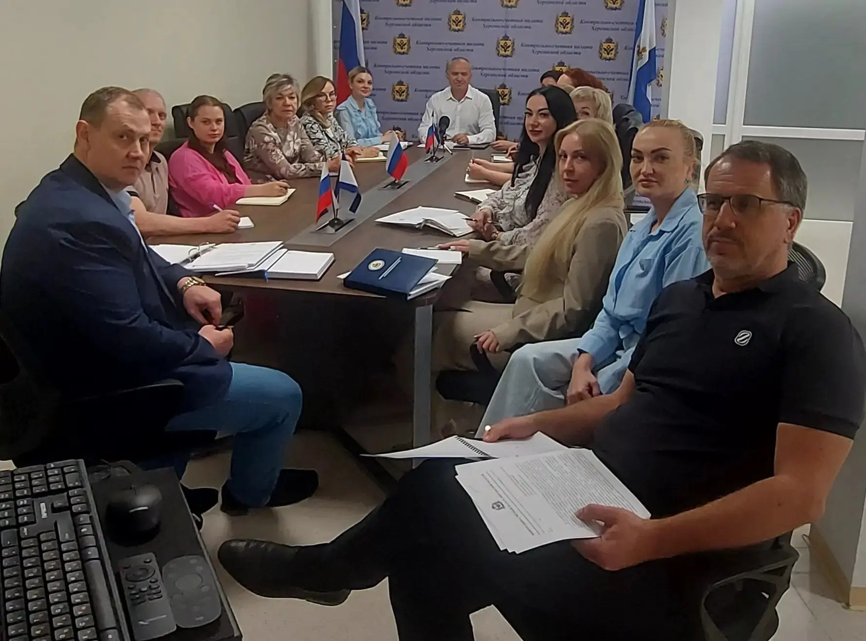 Председателем Контрольно-счетной палаты Херсонской области было проведено совещание, на котором были
