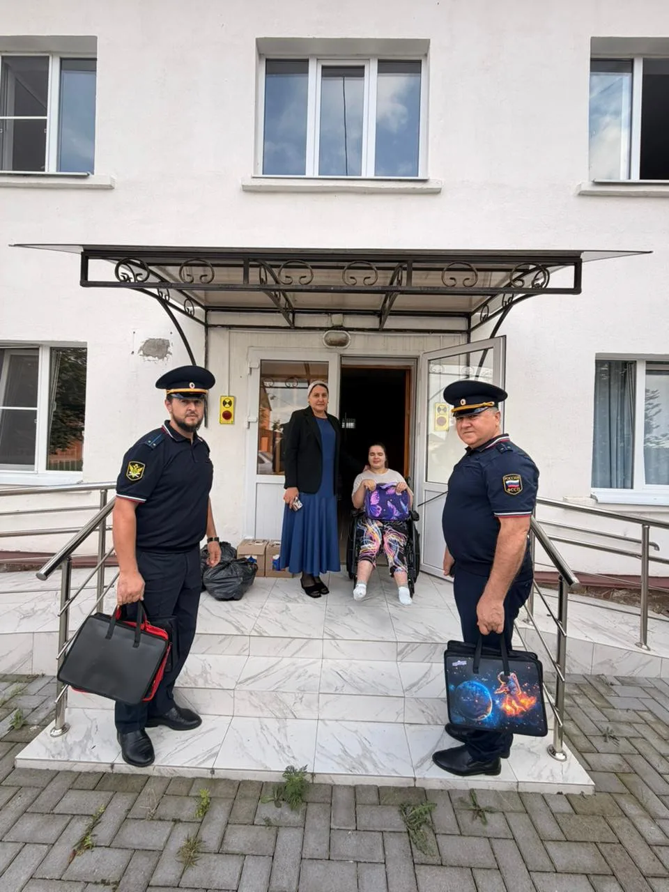 В День знаний судебные приставы Ингушетии навестили воспитанников детского дома-интерната.