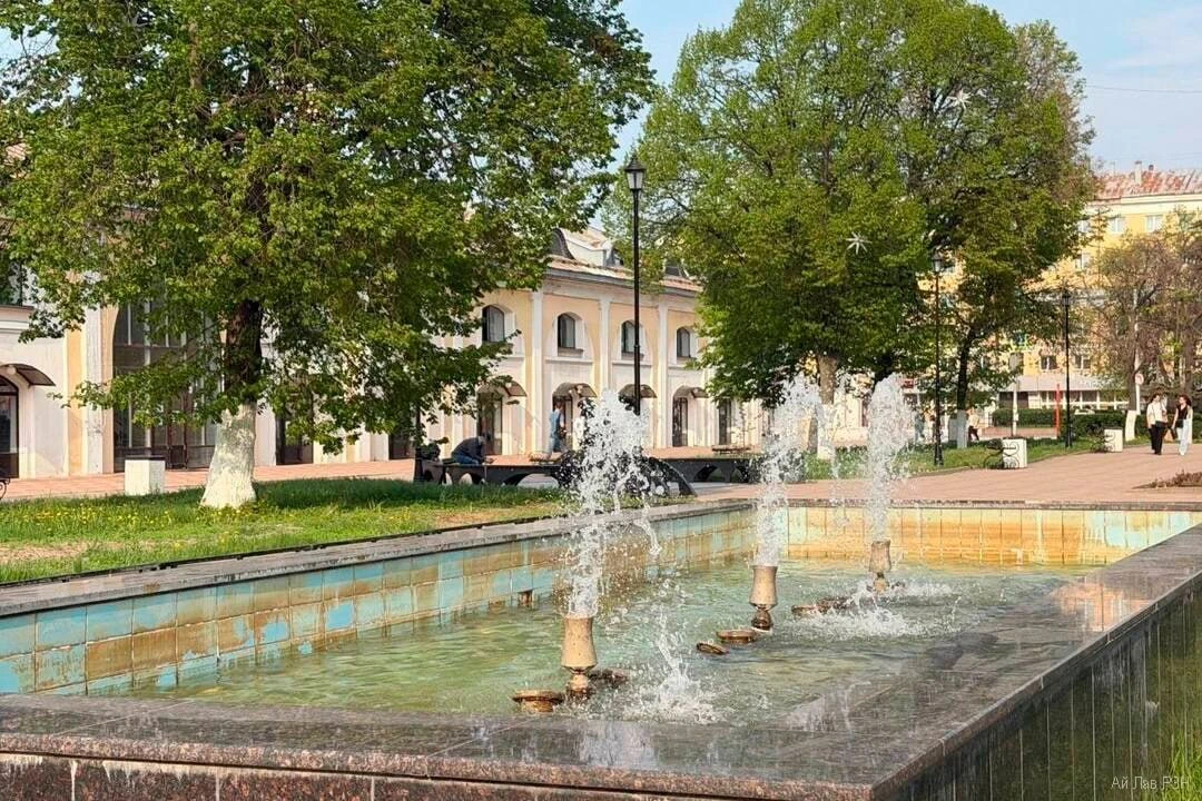 Фонтаны начинают работать в Рязани  Струи уже бьют на Лыбедском бульваре и у Торговых рядов на улице