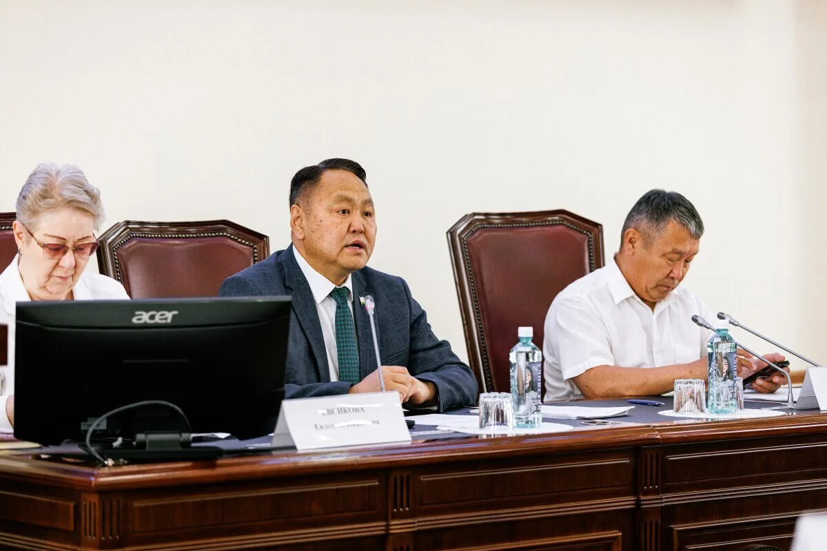 📑 Якутская городская Дума приняла досрочную отставку депутата Андрея Лебедева