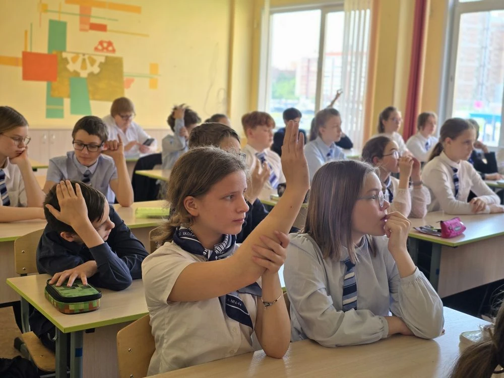 🔒 Безопасность в сети Интернет 🔒   🌐 19 мая для учеников 5 «М» класса прошла важная лекция от Центра