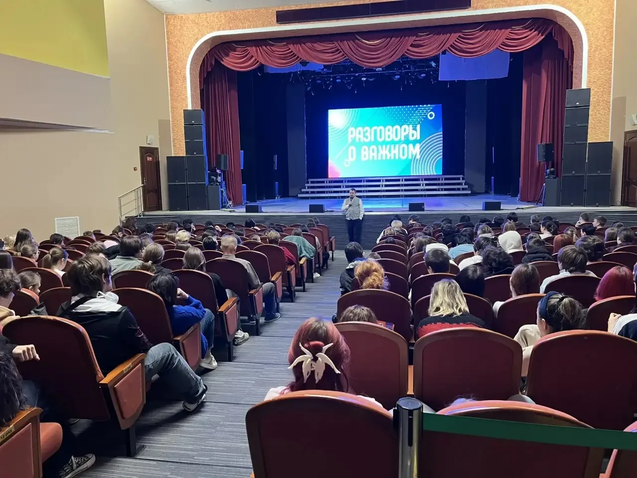 К сожалению по телефону мошенники продолжают обманывать людей, самое страшное, что уже ...