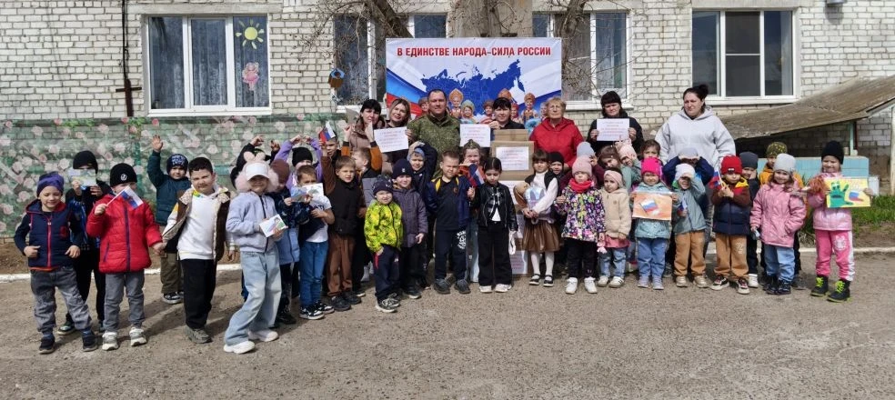 Вчера, 31 марта, в нашем детском саду "Колокольчик" п. Кирова прошла встреча с папой нашей воспитанн