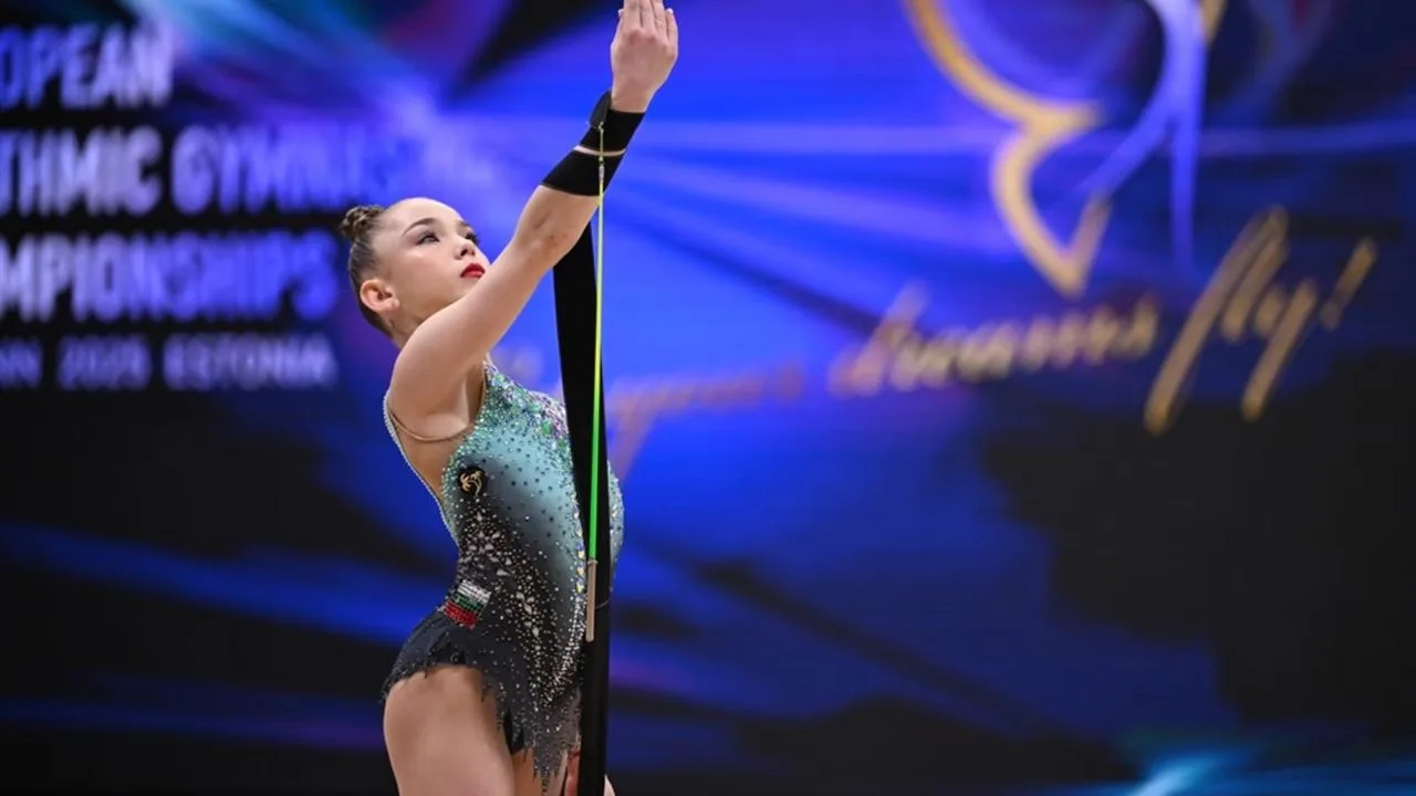🔝Стиляна Николова выиграла золото с лентой в отдельных видах этапа Кубка мира в Милане