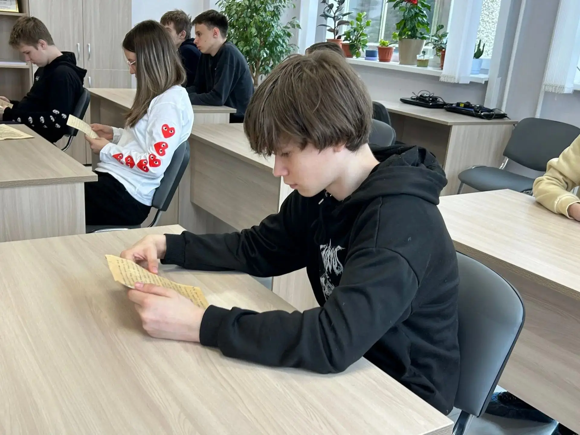 📜 Уроки ко Дню Победы: путешествие в историю 📜    13 мая ученики 8 «Б» класса посетили Государственн