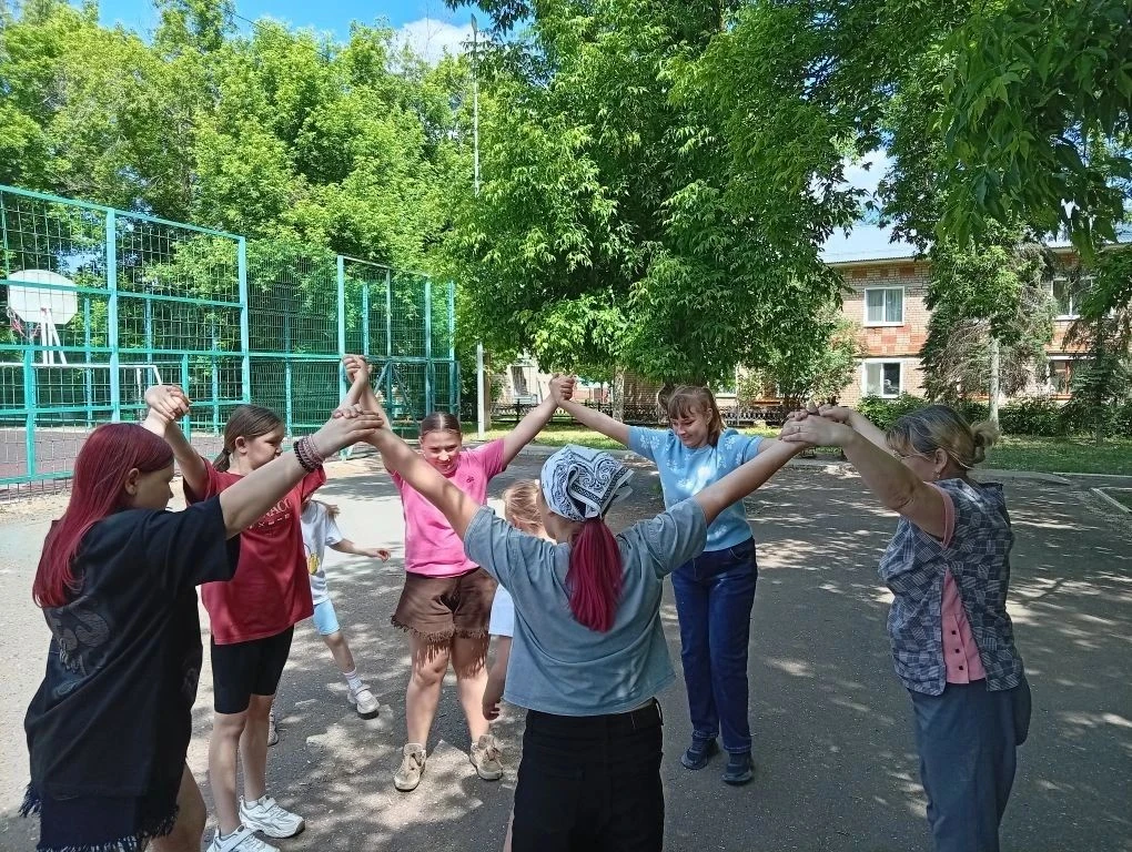 Вот и начались летние каникулы!!! Долгожданная летняя пора не дает нам скучать дома. Специалист по с