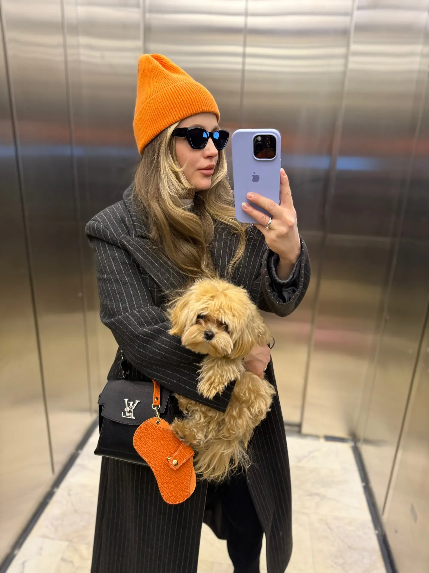 Посмотрела 3 серии,жду остальные)  Поехали гулять с Кузей 🧡 Чехольчик портит всю картинку 🤣 надо бы 