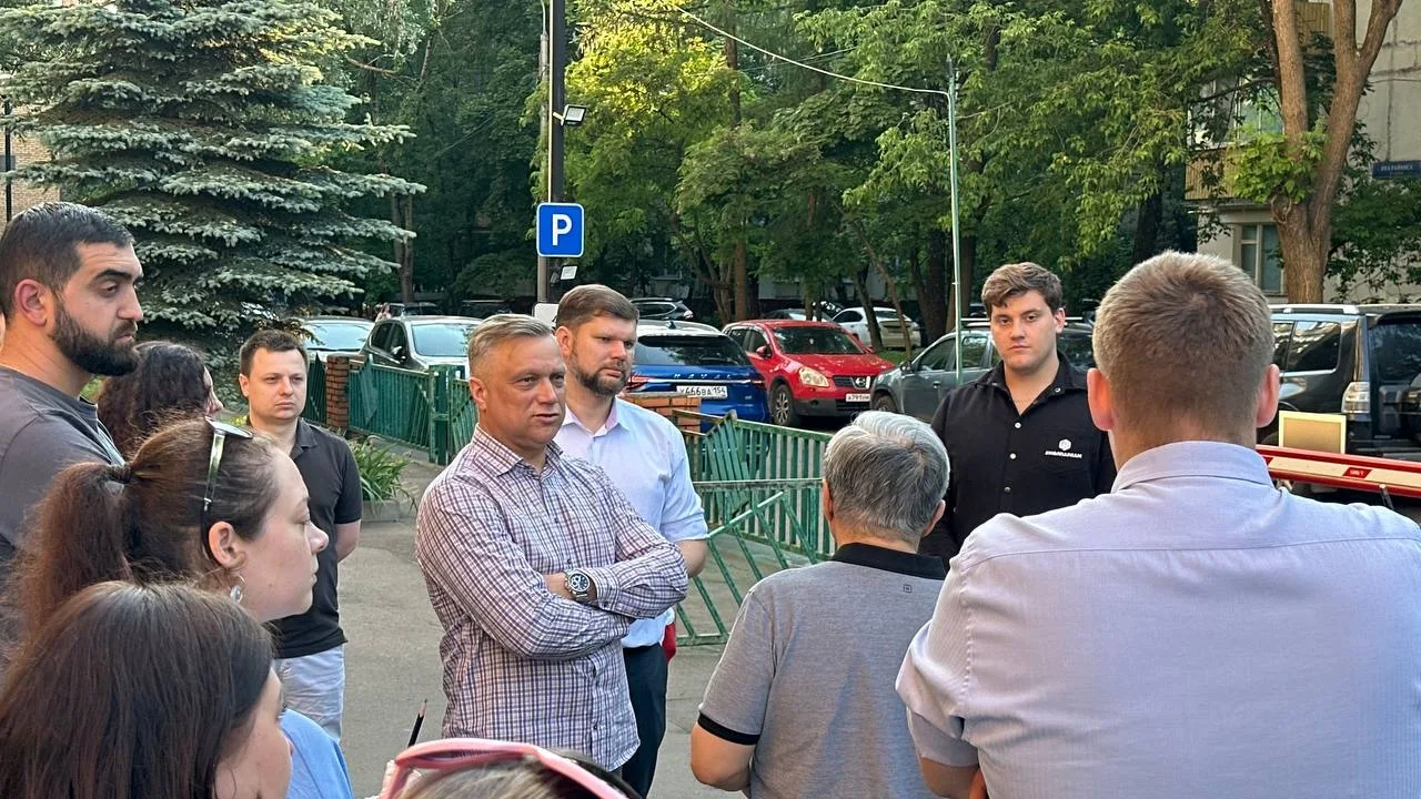 🔎 Глава управы Дмитрий Захаров провел еженедельный обход территории района Южное Тушино