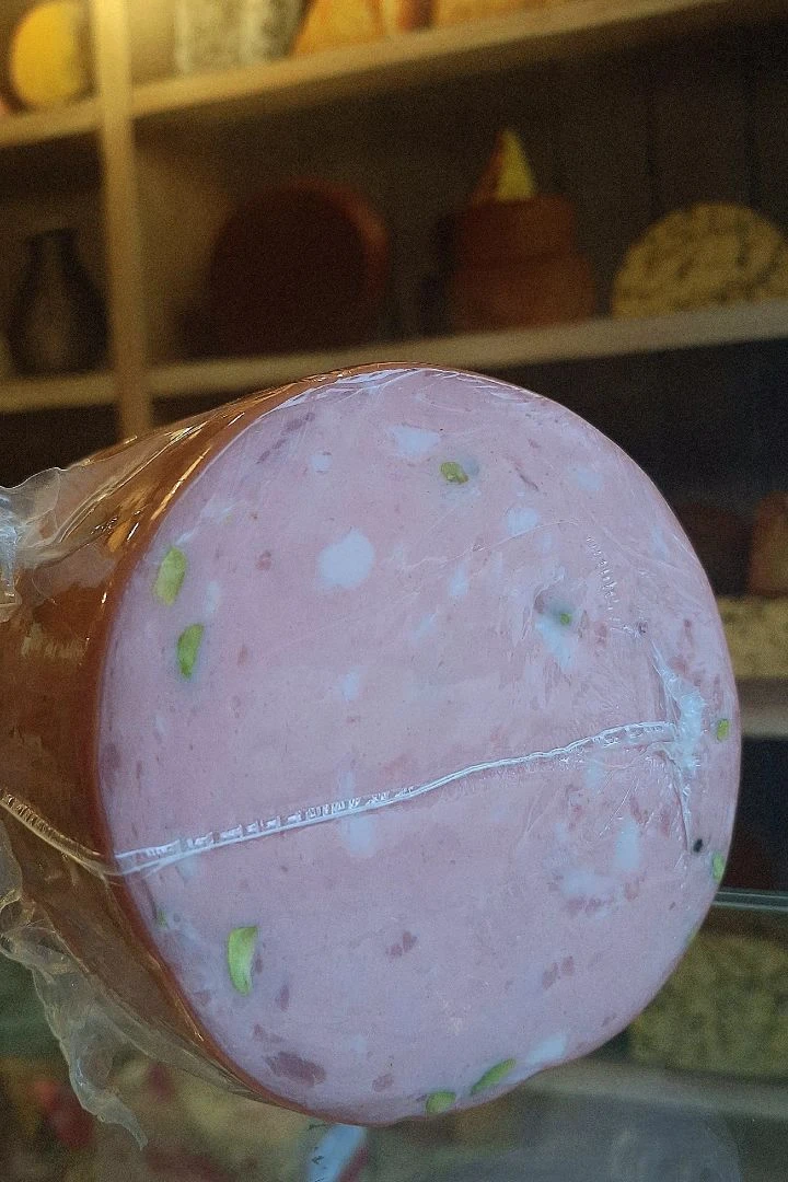 Дорогие ценители изысканных вкусов, рады представить вам новинку — мортаделлу высшей ка...