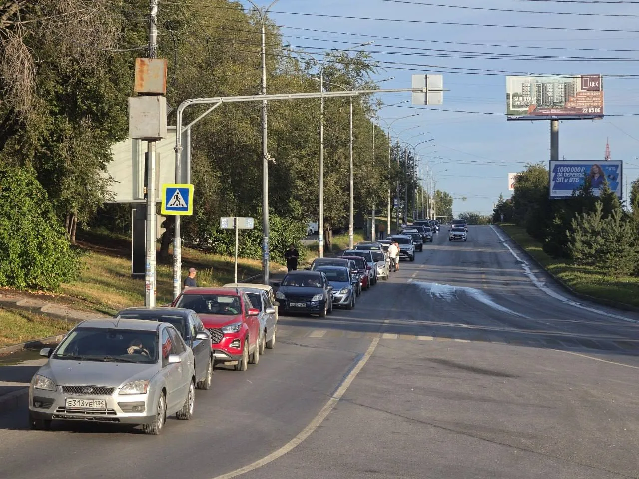 Лимитов нет, а очереди за бензином остались