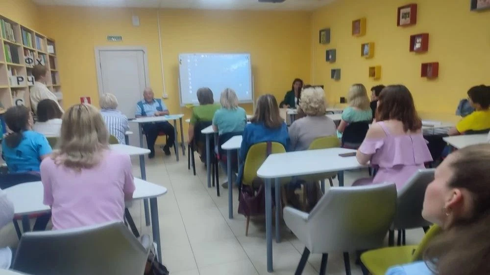 В рамках библиотечного обмена опытом прошла встреча с профессором кафедры МГИК Мазурицким Александро