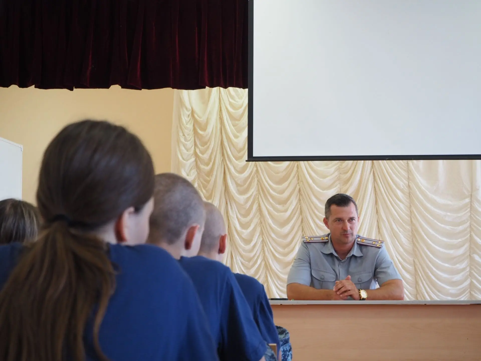 Об учебе и службе, а также о курсантском товариществе с первокурсниками поговорил заместитель началь