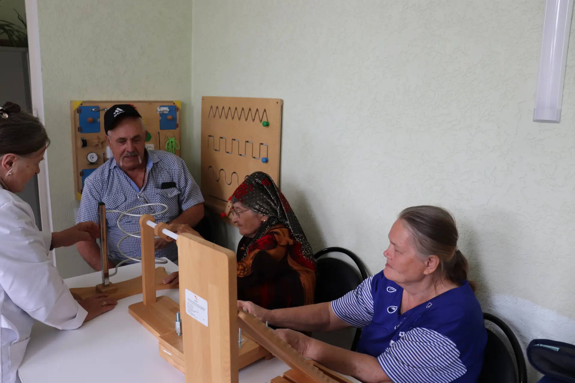 В нашем центре социального обслуживания продолжаются занятия в школе восстановления «Ша...