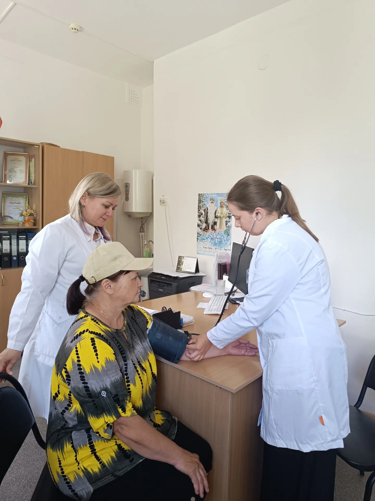 Студенты медицинского колледжа на производственной практике в нашей больнице
Семеро обучающихся втор