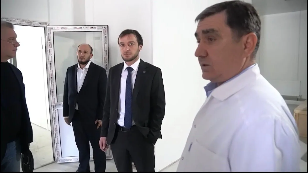 Министр здравоохранения Республики Дагестан Ярослав Глазов, в сопровождении федеральных экспертов, п