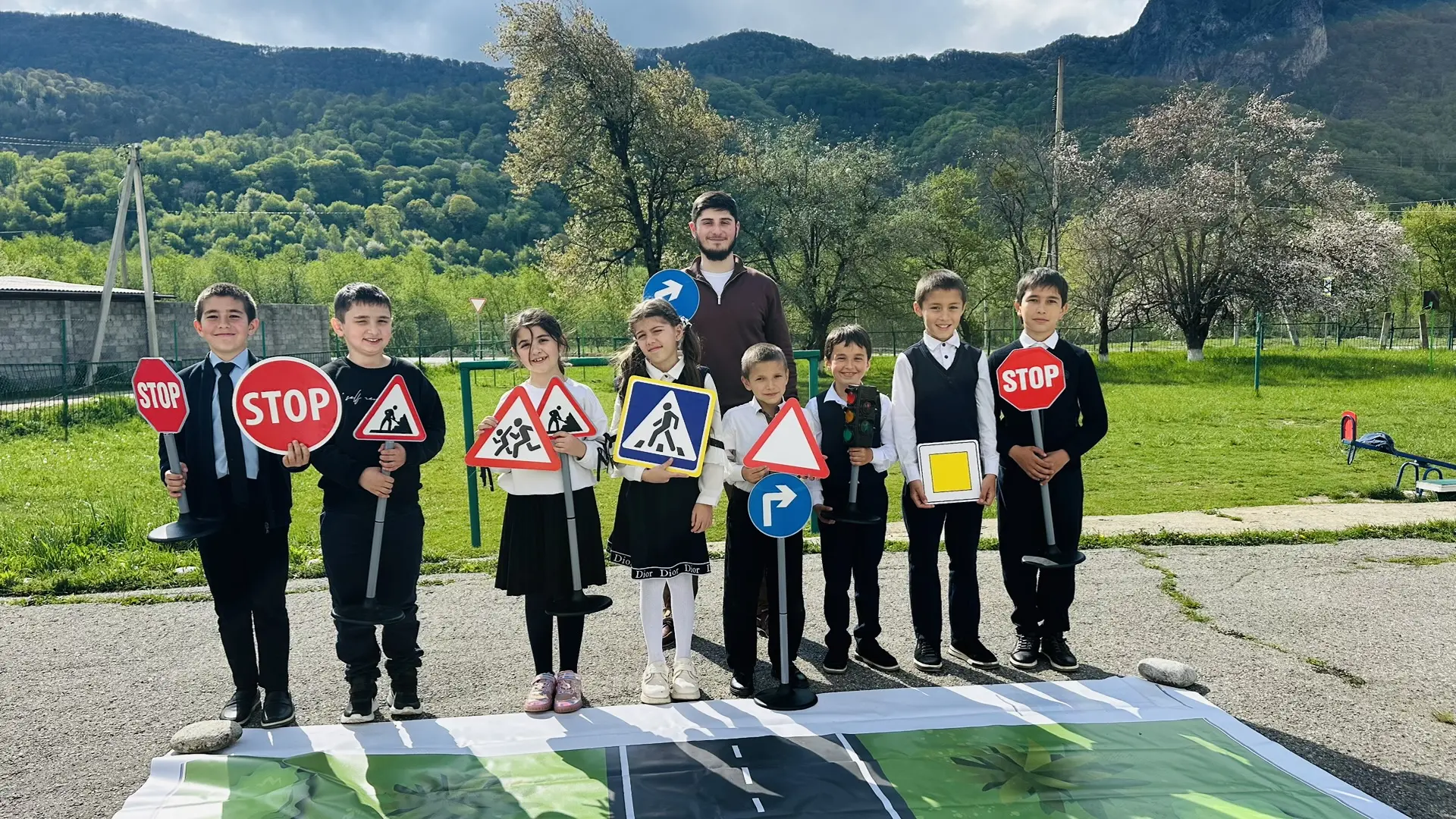 🚦 Безопасность — важнее всего! Сотрудник Управления по молодежной политике СКГА провел...