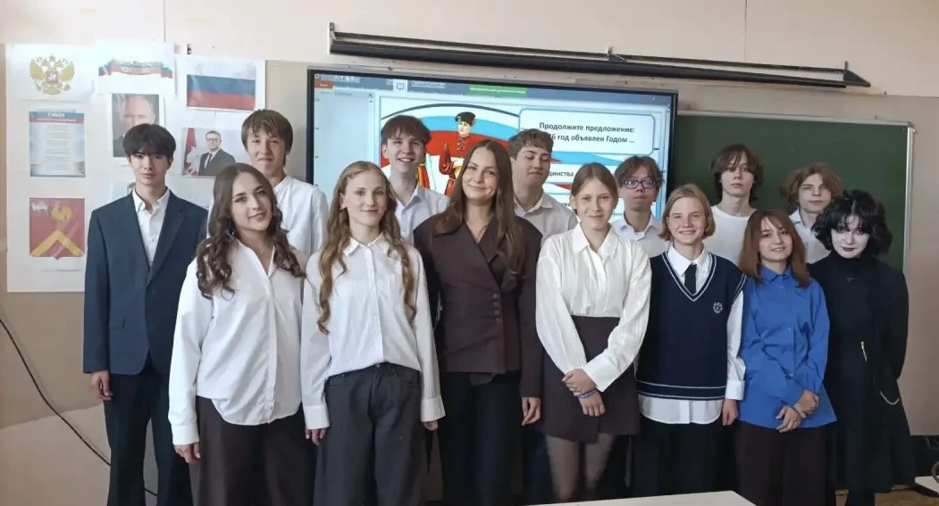 🍁1 сентября учащиеся 10 класса и классный руководитель Ситник Е.И. приняли участие в а...