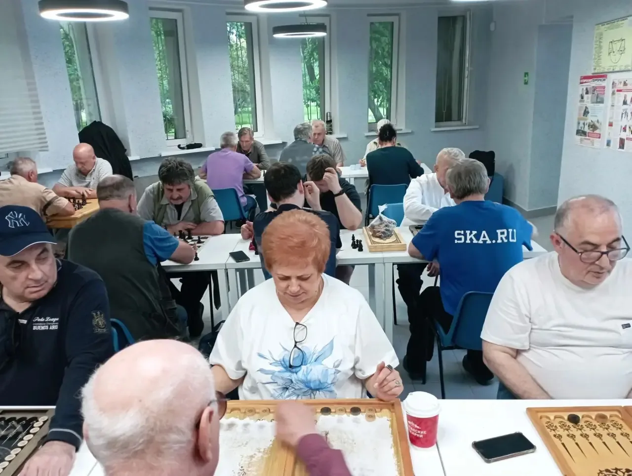 🎲 В Центре спорта Центрального района состоялся еженедельный турнир по нардам, посвящённый Дню Росс