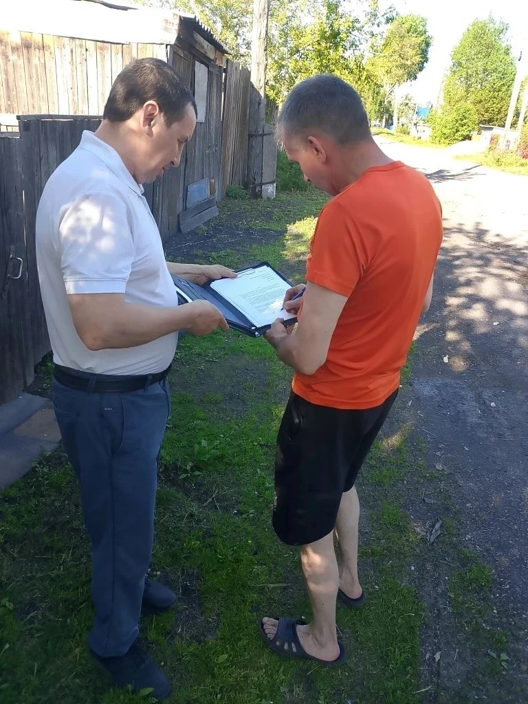 ⚡ Жители Яйского округа пожаловались депутату ЛДПР на дороги, мусор и перебои с водой