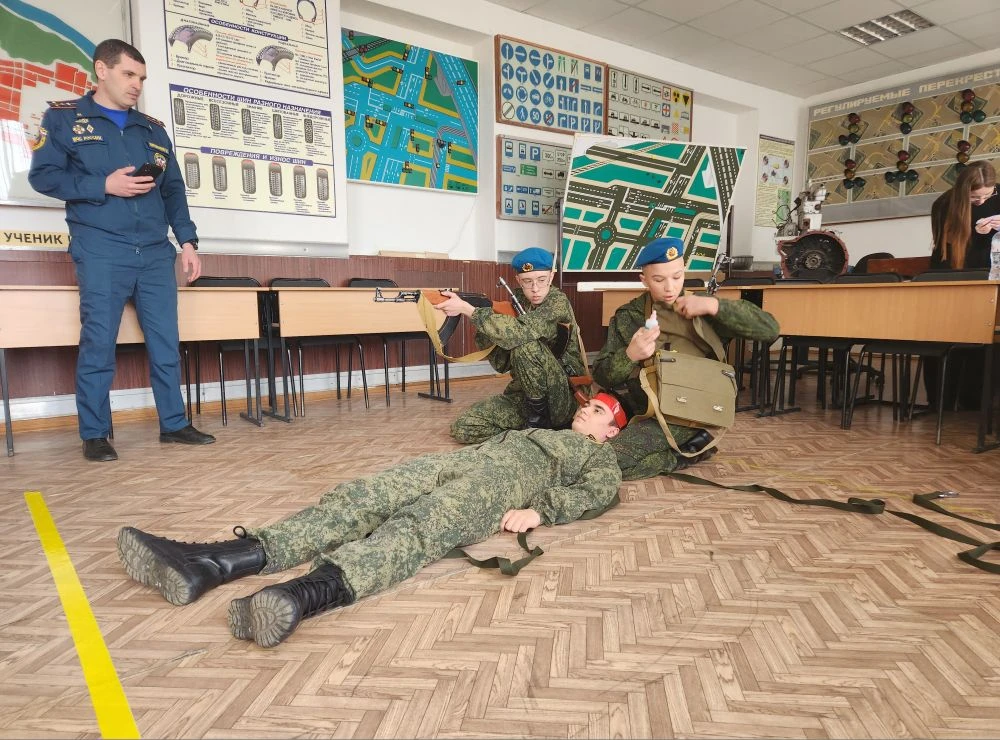 Полным ходом идет муниципальный этап военно-патриотической игры «Зарница 2.0».  Вчера свои силы и вы