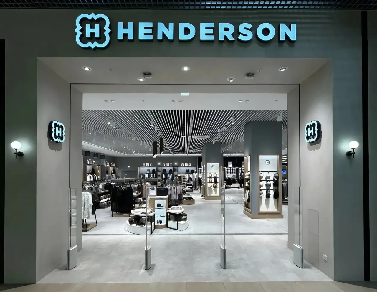 🎉 Дом моды HENDERSON распахнул двери своего первого салона в городе

Дом моды HENDERSON открыл в ию