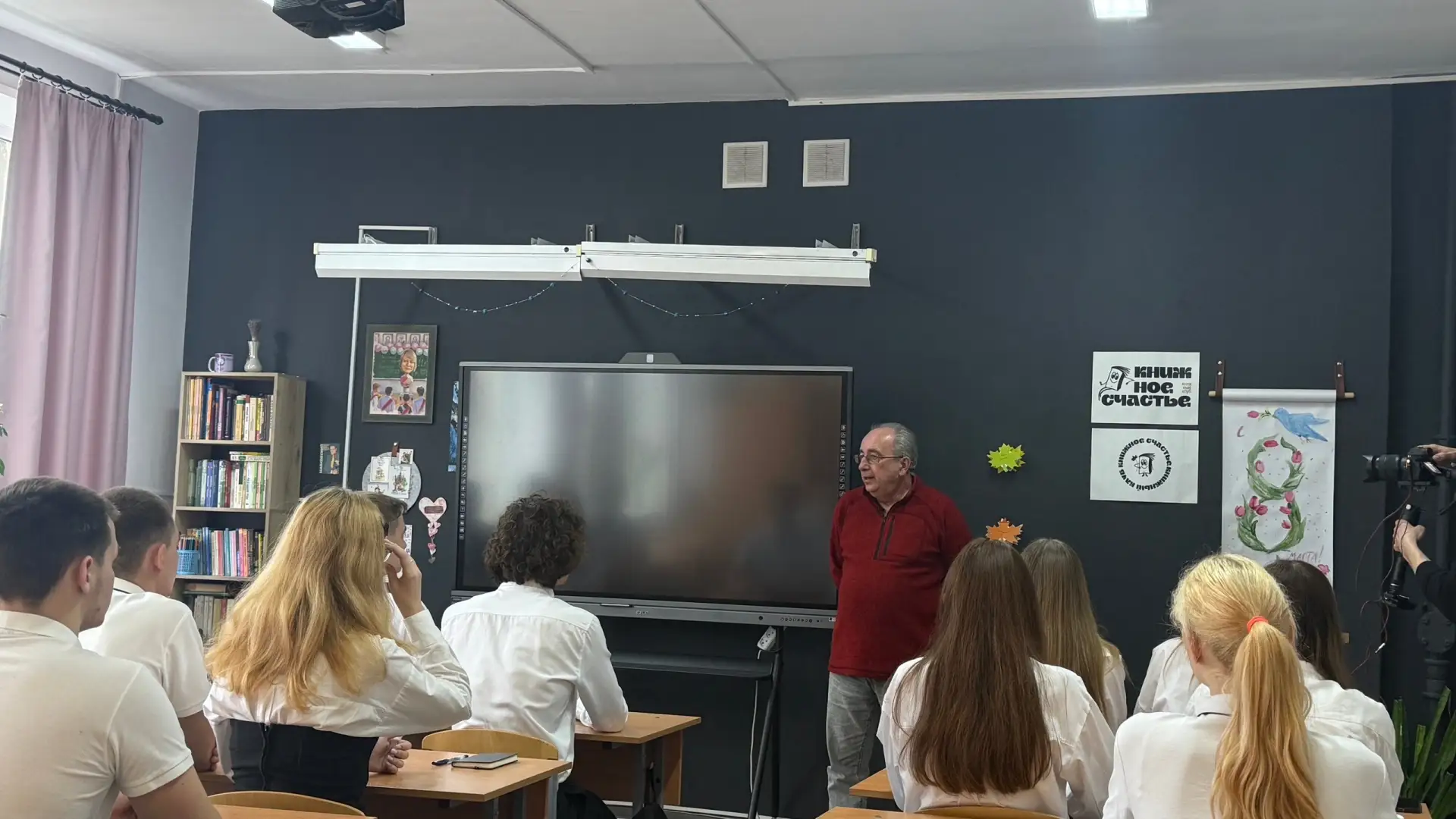 ✨ Вдохновение начинается здесь! ✨  Сегодня нашу школу посетил особенный гость —  Николай Коробов (ht