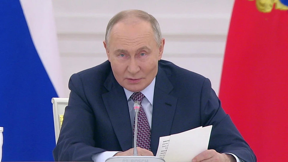 Путину доверяют 73,3% респондентов — опрос ВЦИОМ

Вы доверяете президенту?

👍 - да
👎 - нет